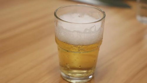 医生提醒 三种易升高尿酸的饮品，不想痛风临门，平时最好少喝